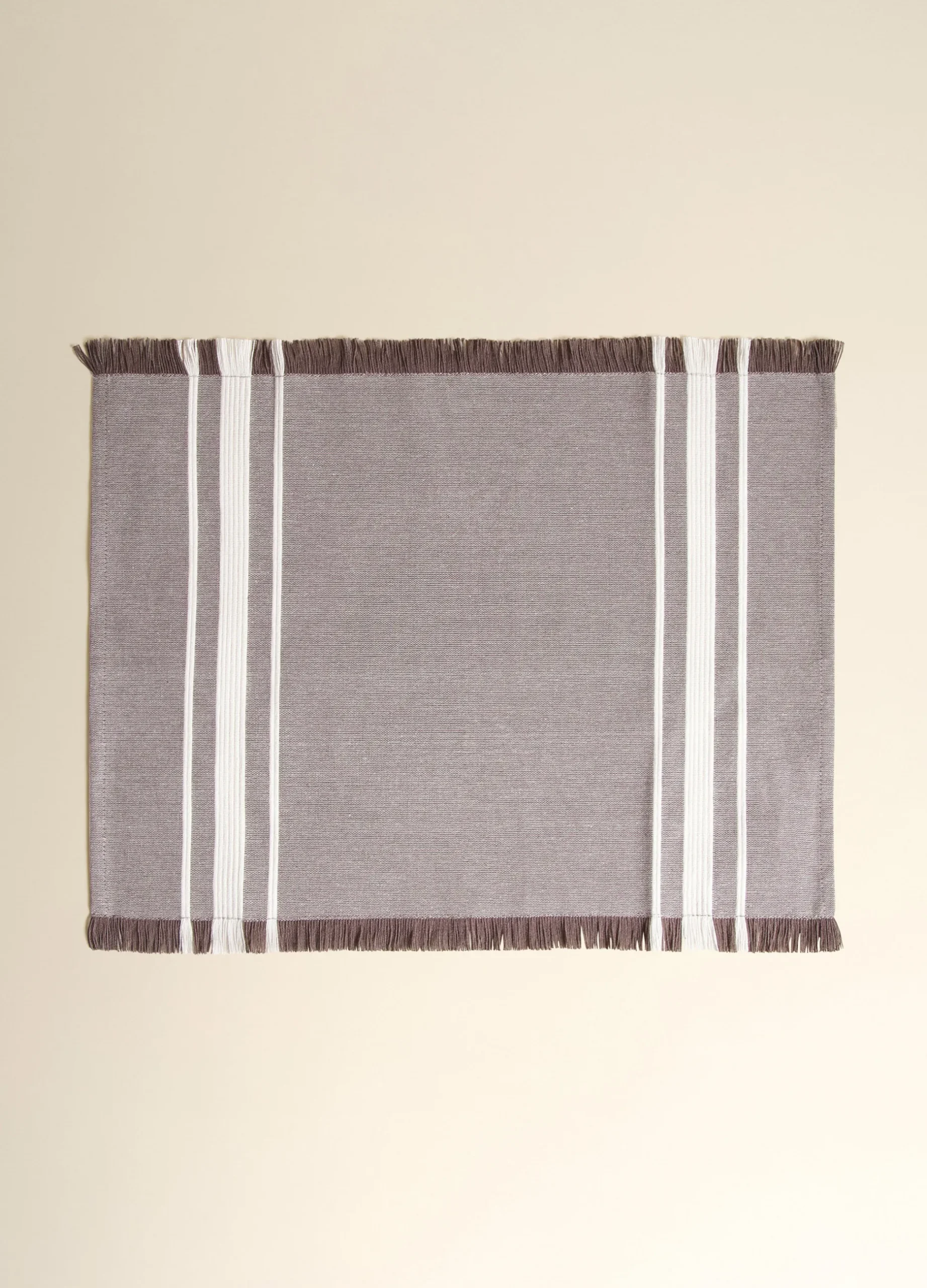 Tovaglietta americana in cotone con frange*Croff Hot
